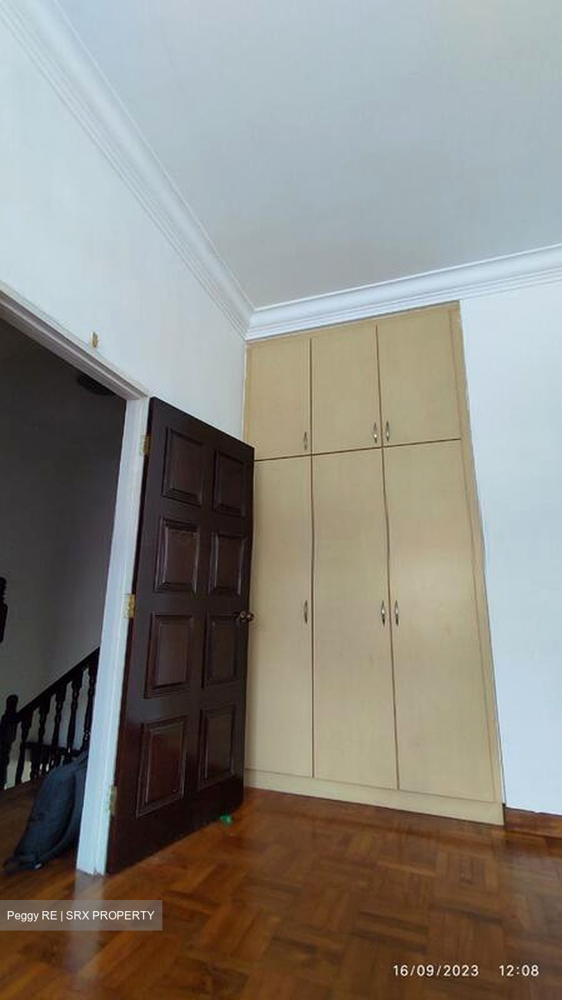Peakview Estate (D16), Terrace #513531651